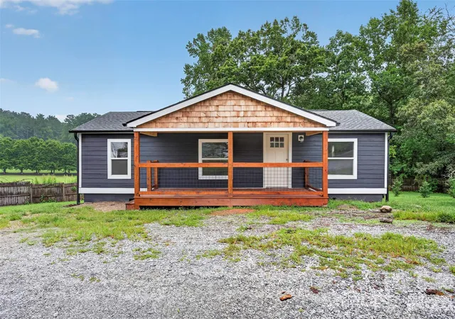 Photo 1 of Single family home for sale at 74 Tj Trl, Hendersonville, NC 28792 | MLS# 4413056 | Listing updated on 2026-09-12