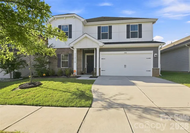 Photo 2 of Single family home for sale at 11416 Solstice Way, Huntersville, NC 28078 | MLS# 4413200 | Listing updated on 2026-10-08