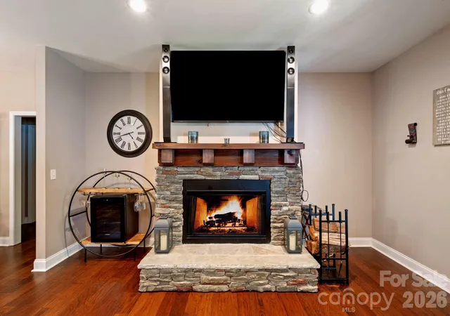 Photo 4 of Single family home for sale at 72 Summer Shade Ct, Hendersonville, NC 28792 | MLS# 4413239 | Listing updated on 2026-10-06