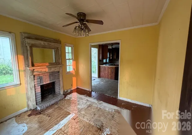 Photo 3 of Single family home for sale at 803 S Grove St, Lincolnton, NC 28092 | MLS# 4413290 | Listing updated on 2026-09-28