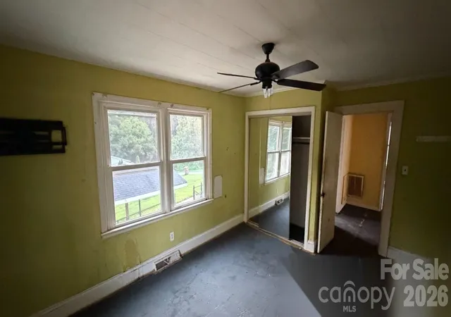 Photo 4 of Single family home for sale at 803 S Grove St, Lincolnton, NC 28092 | MLS# 4413290 | Listing updated on 2026-09-28