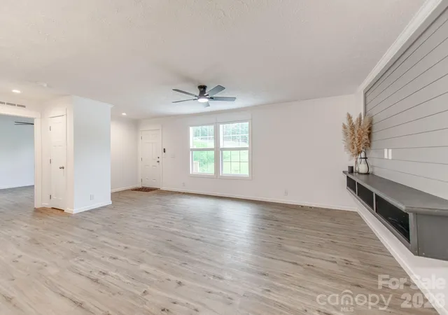 Photo 3 of Single family home for sale at 7822 Stillwater Dr, Sherrills Ford, NC 28673 | MLS# 4413305 | Listing updated on 2026-09-11