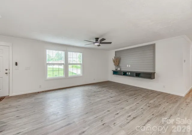 Photo 4 of Single family home for sale at 7822 Stillwater Dr, Sherrills Ford, NC 28673 | MLS# 4413305 | Listing updated on 2026-09-11