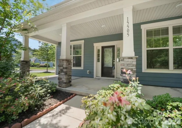 Photo 2 of Single family home for sale at 15505 Davidson E Dr, Davidson, NC 28036 | MLS# 4413352 | Listing updated on 2026-09-30