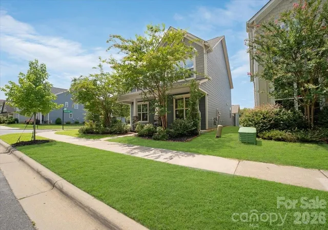 Photo 4 of Single family home for sale at 15505 Davidson E Dr, Davidson, NC 28036 | MLS# 4413352 | Listing updated on 2026-09-30