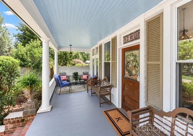 Photo 2 of Single family home for sale at 804 E Broad St, Statesville, NC 28677 | MLS# 4413375 | Listing updated on 2026-09-26