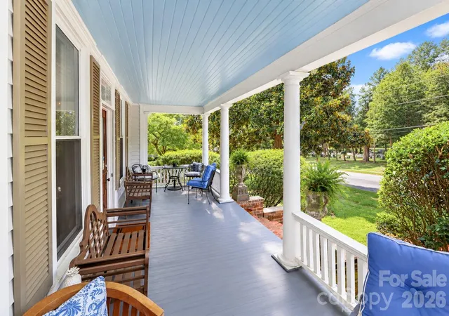 Photo 3 of Single family home for sale at 804 E Broad St, Statesville, NC 28677 | MLS# 4413375 | Listing updated on 2026-09-26
