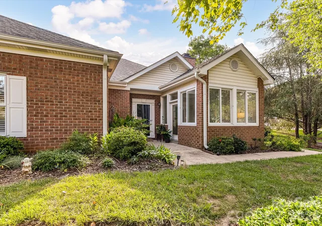 Photo 1 of Sale Pending at 8316 Olde Troon Dr, Charlotte, NC 28277 | MLS# 4413453 | Listing updated on 2026-10-04