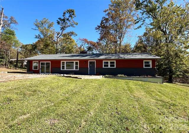 Photo 1 of Single family home for sale at 3 Mount Royal Dr, Arden, NC 28704 | MLS# 4413599 | Listing updated on 2026-09-24