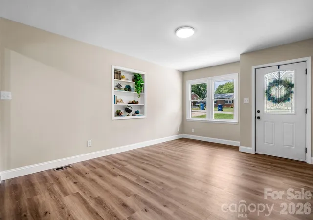 Photo 2 of Single family home for sale at 2266 9th Avenue Dr Ne, Hickory, NC 28601 | MLS# 4413644 | Listing updated on 2026-09-15