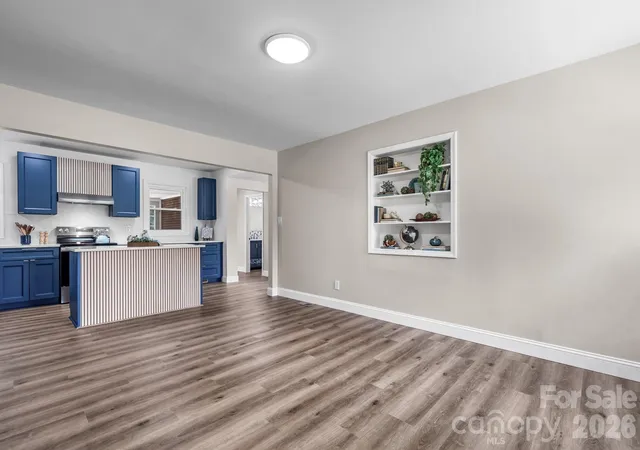 Photo 3 of Single family home for sale at 2266 9th Avenue Dr NE, Hickory, NC 28601 | MLS# 4413644 | Listing updated on 2026-09-15