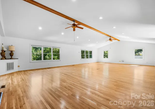 Photo 4 of Single family home for sale at 250 36Th Ave Nw, Hickory, NC 28601 | MLS# 4413702 | Listing updated on 2026-10-08