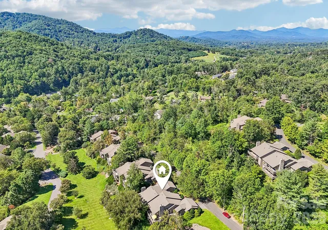 Photo 3 of Condo for sale at 15 Stony Rdg, Asheville, NC 28804 | MLS# 4413777 | Listing updated on 2026-10-01
