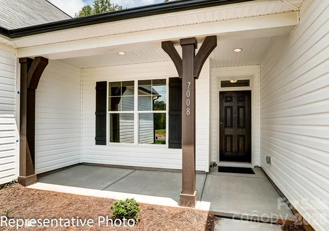 Photo 3 of Single family home for sale at 5219 Devonshire Rd, Denver, NC 28037 | MLS# 4413969 | Listing updated on 2026-10-04