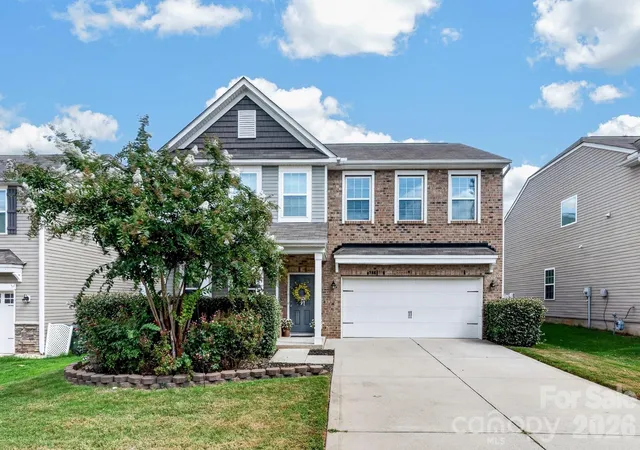 Photo 3 of Single family home for sale at 10344 Hillsborough St Nw, Huntersville, NC 28078 | MLS# 4414004 | Listing updated on 2026-09-14