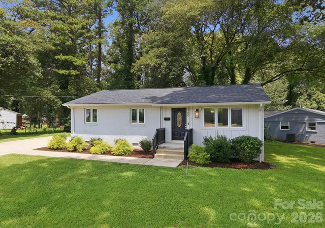 Photo 2 of Sale Pending at 2700 Ravencroft Dr, Charlotte, NC 28208 | MLS# 4414006 | Listing updated on 2026-09-11