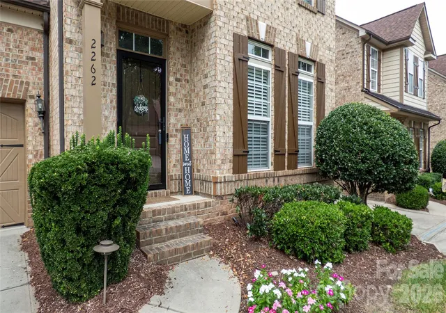Photo 2 of Townhouse for sale at 2262 Nw Donnington Ln Nw, Concord, NC 28027 | MLS# 4414174 | Listing updated on 2026-09-22