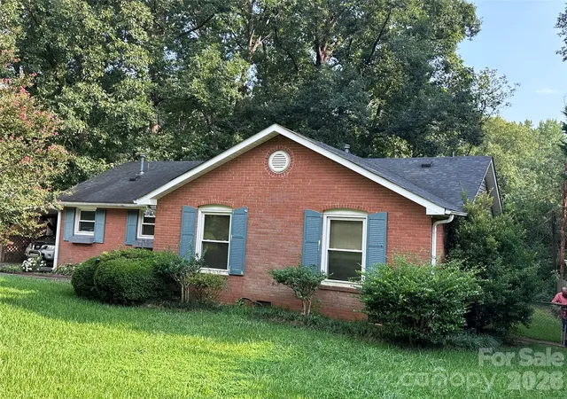 Photo 1 of Single family home for sale at 7216 Lockmont Dr, Charlotte, NC 28212 | MLS# 4414193 | Listing updated on 2026-09-30
