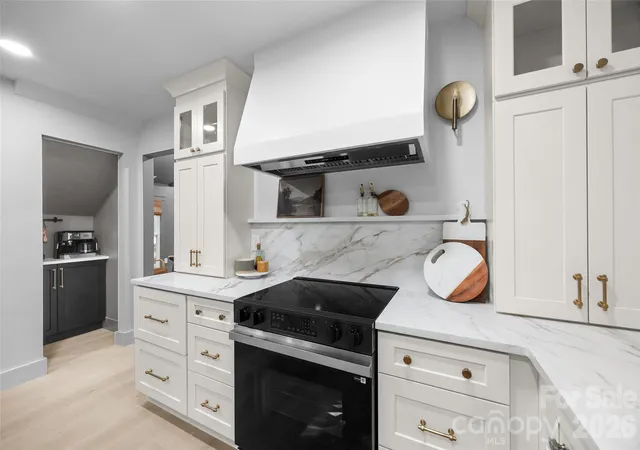 Photo 3 of Single family home for sale at 635 Trl Ridge Rd, Matthews, NC 28105 | MLS# 4414225 | Listing updated on 2026-10-03