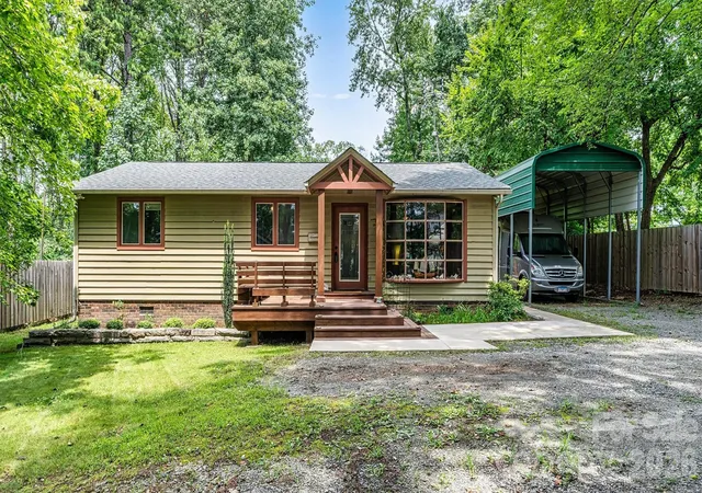 Photo 4 of Single family home for sale at 7697 Katherine Dr, Denver, NC 28037 | MLS# 4414395 | Listing updated on 2026-10-09