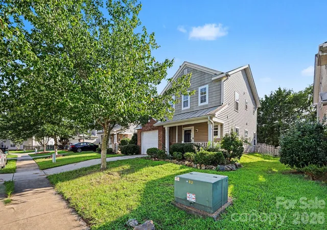 Photo 3 of Single family home for sale at 13716 Riding Hl Ave, Charlotte, NC 28213 | MLS# 4414412 | Listing updated on 2026-09-13