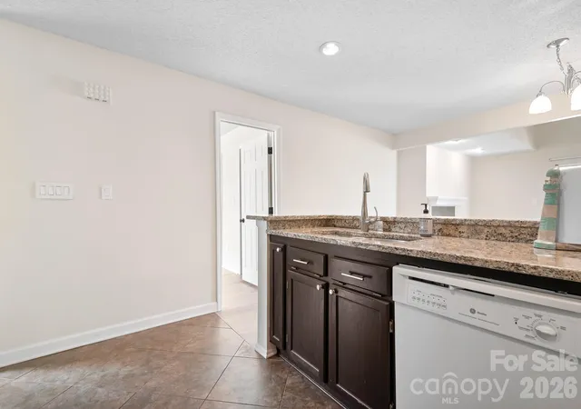 Listing Photo 5 - Condo for sale in building located at 930 Sw Dr, Davidson, NC 28036