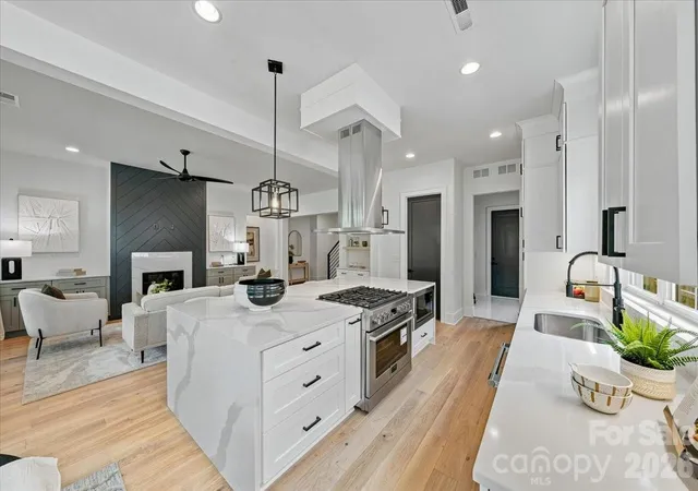 Photo 3 of Single family home for sale at 2025 South St, Charlotte, NC 28208 | MLS# 4414737 | Listing updated on 2026-10-24