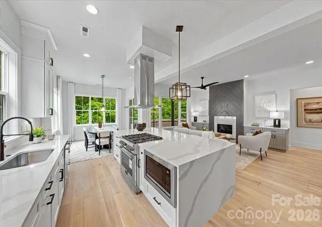 Photo 4 of Single family home for sale at 2025 South St, Charlotte, NC 28208 | MLS# 4414737 | Listing updated on 2026-10-24