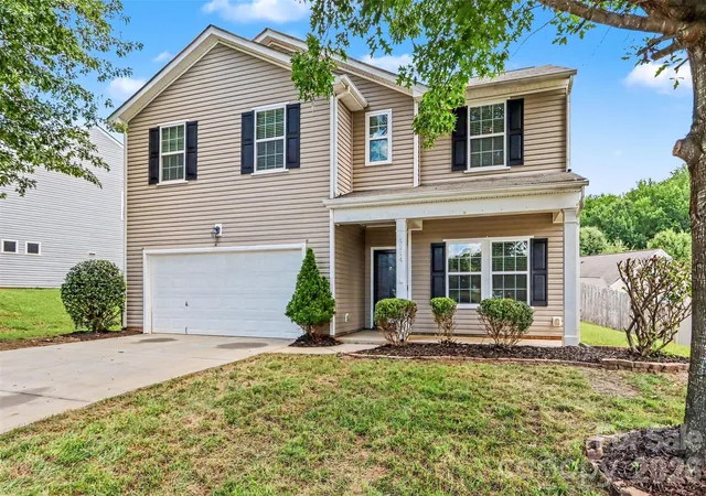 Photo 1 of Single family home for sale at 6814 Barefoot Forest Dr, Charlotte, NC 28269 | MLS# 4414798 | Listing updated on 2026-09-26