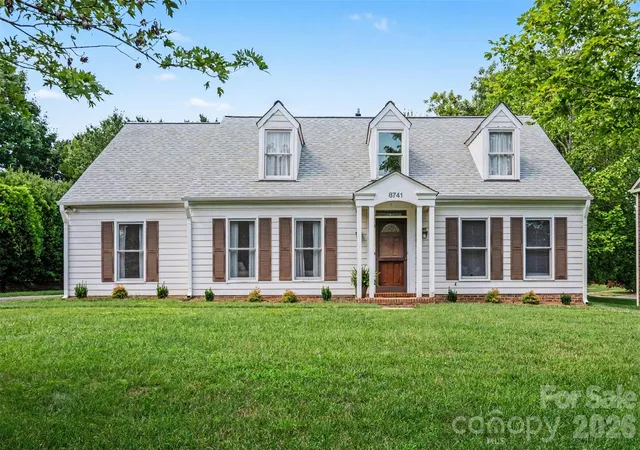 Photo 1 of Single family home for sale at 8741 Fieldgate Dr, Charlotte, NC 28277 | MLS# 4414847 | Listing updated on 2026-09-14
