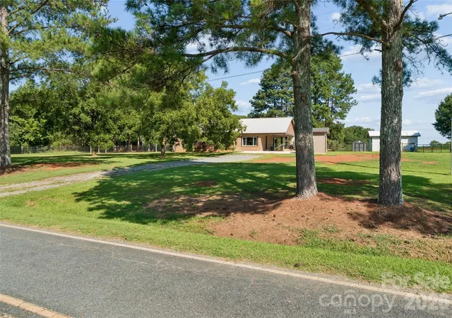 Photo 3 of Single family home for sale at 5507 State Line Rd, Marshville, NC 28103 | MLS# 4414887 | Listing updated on 2026-10-29