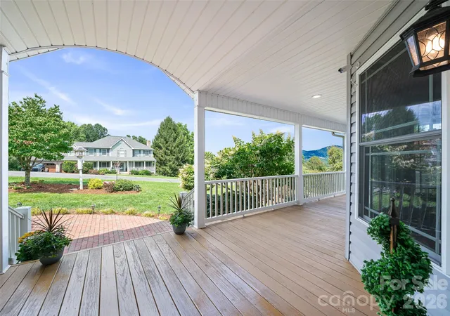 Photo 2 of Single family home for sale at 119 Horseshoe Trl, Barnardsville, NC 28709 | MLS# 4414921 | Listing updated on 2026-09-24