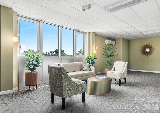 Listing Photo 5 - Condo for sale in building located at 1300 Reece Rd, Charlotte, NC 28209 - Unit #412
