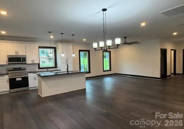 Photo 3 of Single family home for sale at 651 Bishs Way, Lincolnton, NC 28092 | MLS# 4415002 | Listing updated on 2026-09-11