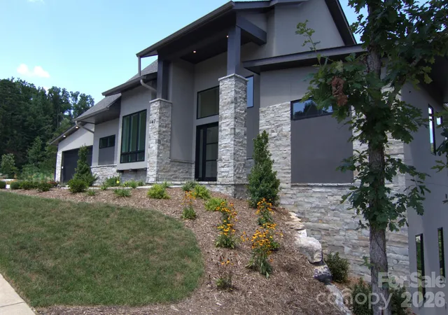 Photo 3 of Single family home for sale at 47 Versailles Ln, Asheville, NC 28804 | MLS# 4415232 | Listing updated on 2026-09-28