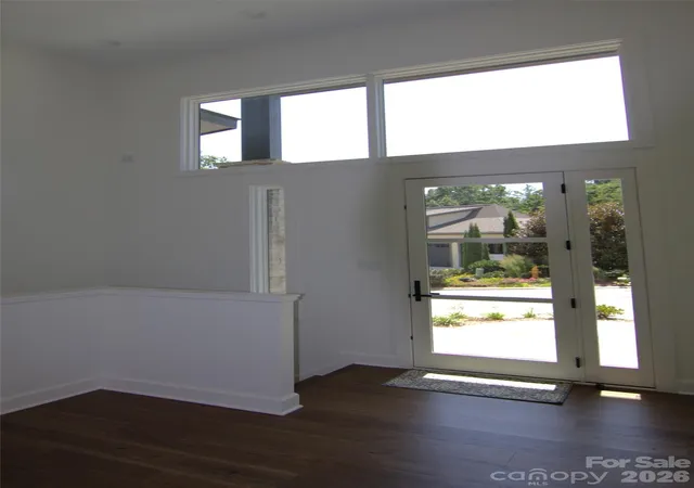 Photo 4 of Single family home for sale at 47 Versailles Ln, Asheville, NC 28804 | MLS# 4415232 | Listing updated on 2026-09-28