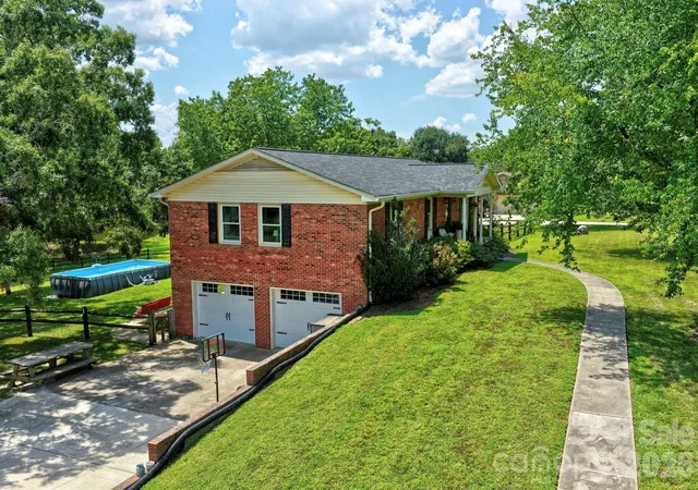 Photo 4 of Single family home for sale at 7220 Pharr Ml Rd, Harrisburg, NC 28075 | MLS# 4415301 | Listing updated on 2026-09-15