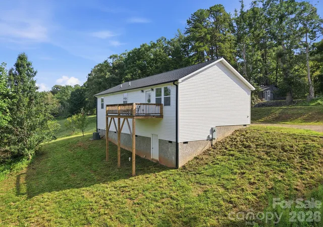 Photo 4 of Single family home for sale at 7 Greenridge Rd, Weaverville, NC 28787 | MLS# 4415328 | Listing updated on 2026-09-24