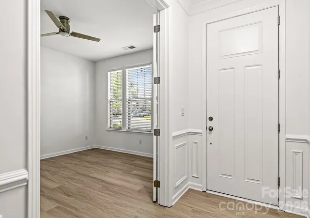 Photo 3 of Single family home for sale at 2609 Suffolk Pl, Fort Mill, SC 29715 | MLS# 4415424 | Listing updated on 2026-10-07