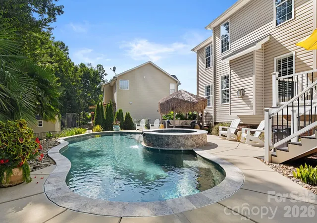 Photo 3 of Sale Pending at 4431 Sunset Rose Dr, Fort Mill, SC 29708 | MLS# 4415450 | Listing updated on 2026-09-12