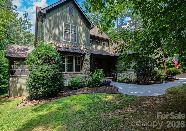Photo 2 of Single family home for sale at 1903 Miners Creek Dr, Lincolnton, NC 28092 | MLS# 4415577 | Listing updated on 2026-10-27