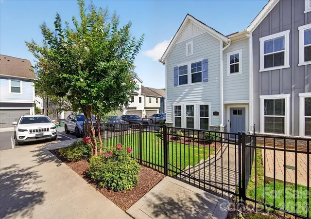 Photo 2 of Townhouse for sale at 3125 Ada Ml Aly, Charlotte, NC 28205 | MLS# 4416001 | Listing updated on 2026-09-21