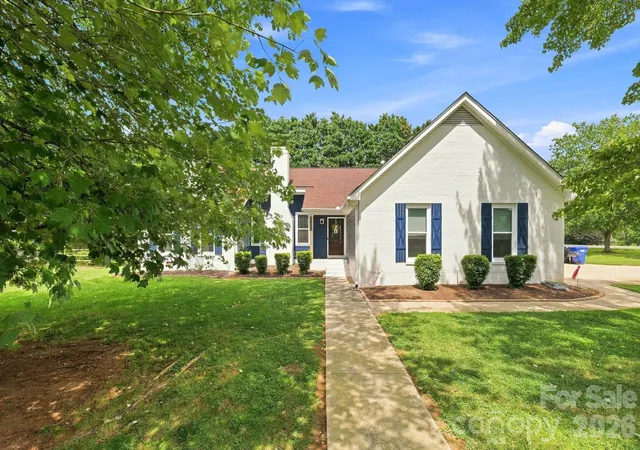 Photo 1 of Single family home for sale at 106 Webbed Ft Rd, Mooresville, NC 28117 | MLS# 4416003 | Listing updated on 2026-09-21