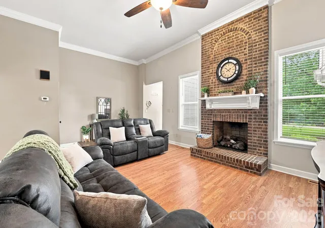 Photo 4 of Single family home for sale at 106 Webbed Ft Rd, Mooresville, NC 28117 | MLS# 4416003 | Listing updated on 2026-09-21