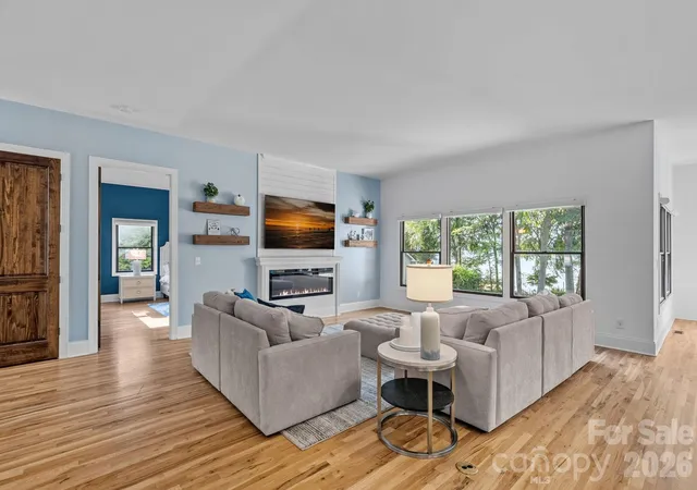 Photo 3 of Single family home for sale at 160 Malibu Rd, Mooresville, NC 28117 | MLS# 4416050 | Listing updated on 2026-10-30