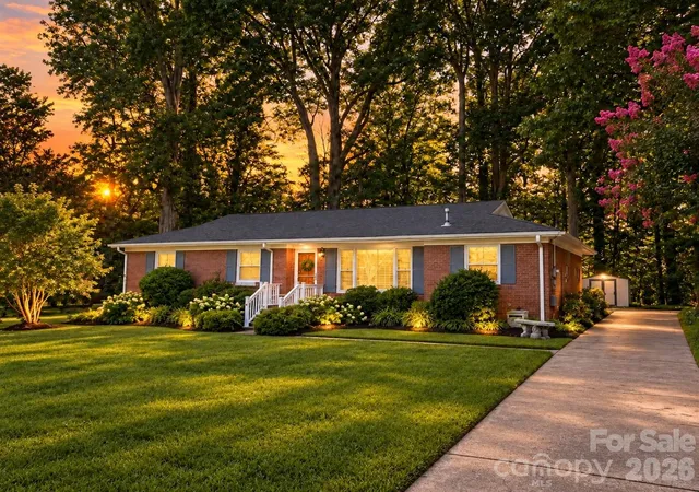 Photo 1 of Single family home for sale at 6124 Donna Dr, Charlotte, NC 28213 | MLS# 4416169 | Listing updated on 2026-09-08