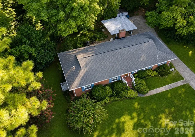 Photo 3 of Single family home for sale at 6124 Donna Dr, Charlotte, NC 28213 | MLS# 4416169 | Listing updated on 2026-09-08