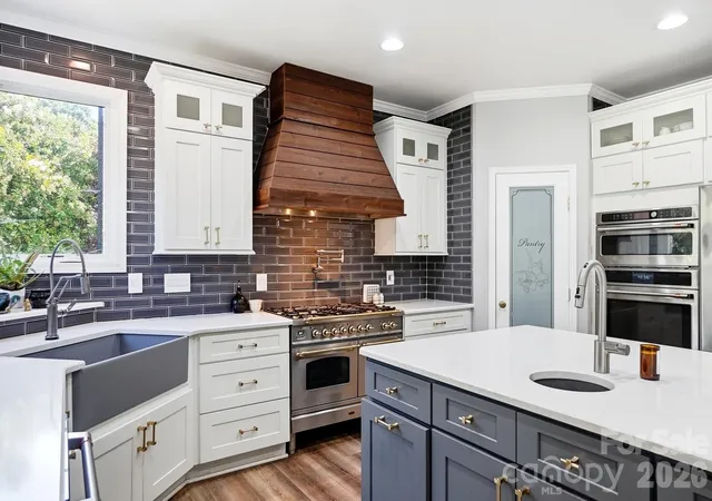 Photo 3 of Mansion for sale at 638 Reliance Ct, Fort Mill, SC 29708 | MLS# 4416296 | Listing updated on 2026-09-29