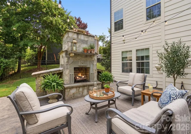 Photo 2 of Mansion for sale at 638 Reliance Ct, Fort Mill, SC 29708 | MLS# 4416296 | Listing updated on 2026-09-29