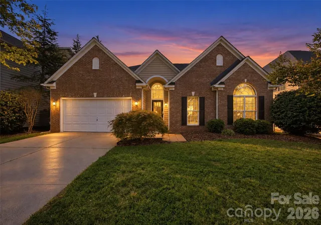 Photo 1 of Single family home for sale at 12602 Kemerton Ln, Huntersville, NC 28078 | MLS# 4416314 | Listing updated on 2026-10-02